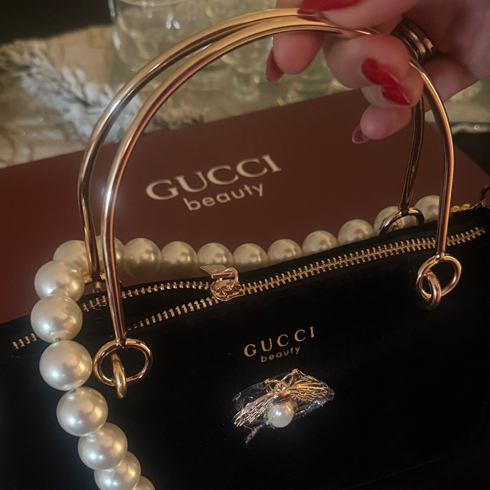 Gucci Black Velvet Clutch with Gold Handles and Pearl Wristlet - Picture 3 of 13